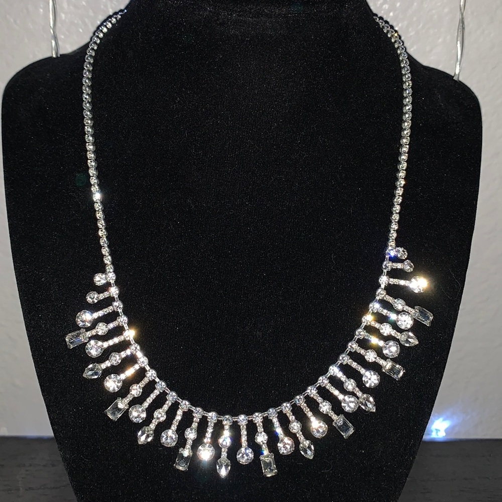 Beautiful Sparkling Necklace. - Picture 2 of 8